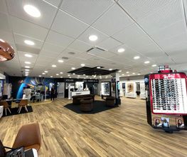 Optic 2000 image 2