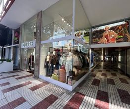 GUESS imagen 3