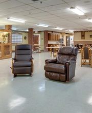 Hilltop Manor Rehabilitation & Skilled Nursing image 6