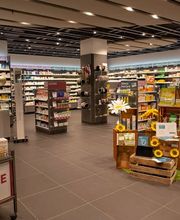 all-interno-della-farmacia-amavita-mordasini