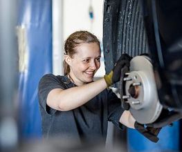Super Dæk Service (SDS) & Bosch Car Service - Odense Havn billede 6