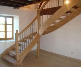 L'Escalier en Bois image 2