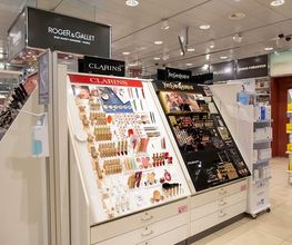 clarins-produits-pharmacie-sun-store-geneve-aeroport