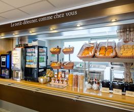B&B HOTEL Cannes La Bocca Plage image 13