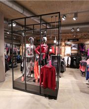 hinten-links-intersport-stähle-bad-säckingen-training-bademode