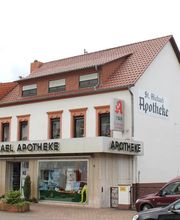 Aussenansicht der St. Michael Apotheke