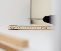 Ressourcenschonende Küchen-Renovationen. Oft sind die Küchenmöbel noch in einem guten Zustand und es reicht bereits ein Austausch der Küchenfronten um die Küche in neuem Glanz erstrahlen zu lassen.