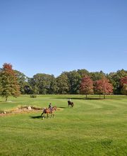 Gut Einhaus Herzlake, exklusivste Reitsport- und Hofanlage Deutschlands mit Pferdesport-Areal, Emsland, Hofanlage, Pferdesportanlage, Reitturniere, Reitsport, Reitsportanlage, Pferdereiten, Pferdeveranstaltungen, Pferdeveranstaltungen in der Nähe, Hofanlagen, Reitsport Events, Ukrainischer Oligarch in Deutschland, Gut Einhaus Herzlake verkauft, Gut Einhaus Herzlake, Gut Einhaus Emsland, Gut Einhaus Besitzer, Pferde, Pferdestall, Pferdereiten, Pferdespringen, Dressurreiten