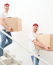 Lager365 bietet flexible und sichere Lagermöglichkeiten für private und gewerbliche Zwecke. Dank professioneller Unterstützung und einfacher Zugänglichkeit wird das Einlagern zum Kinderspiel. Unser Standort bietet barrierefreien Zugang und praktische Transporthilfen für einen mühelosen Umzug.