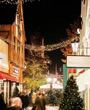 Tagesausflug in Schleswig Holstein. Shoppingausflug in das Designer Outlet Neumünster. Designer Marken zu Outlet Preisen; Weihnachtsgeschenke shoppen, Weihnachtslounge, festliche Atmosphäre, Shoppingerlebnis