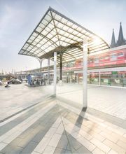 Aussenansicht der Apotheke im Hauptbahnhof