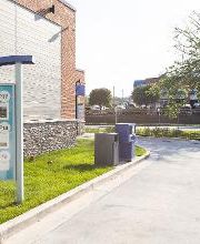 Get your car wash at Splash In located at 10000 Greenbelt Rd, Lanham, MD!