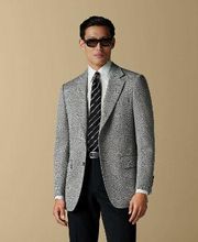 Patterned blazers add refined depth and Italian-crafted distinction to every modern man’s wardrobe.