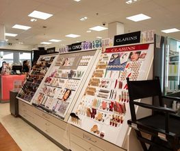 clarins-produits-pharmacie-sun-store-signy-centre