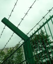 45°-Ausleger Stacheldraht