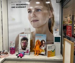 fenster-amavita-apotheke-binningen