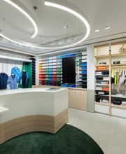 Lacoste Lille Euralille image 4