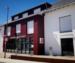 Aussenansicht der Carmel-Apotheke