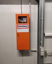 Wartung pneumatischer RWA-Anlagen mit Lichtbandklappen