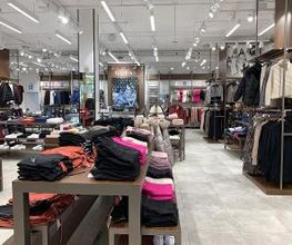 GUESS immagine 6