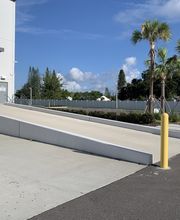 Crate & Barrel Warehouse image 1