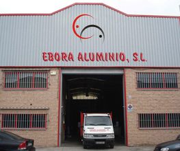 ebora-aluminio-sl-fachada-01.jpg