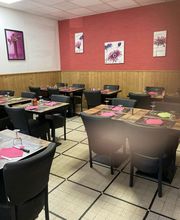 Dine Ami Table image 5