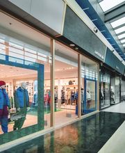 Lacoste Vélizy image 4