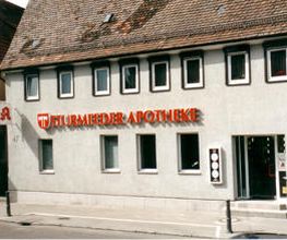 Aussenansicht der Sturmfeder-Apotheke