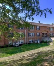 Brooksville Court & Brooksville Green Apartments image 6