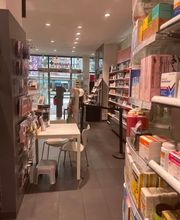 innenraum-amavita-apotheke-central-basel