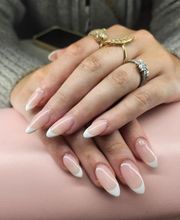 Hélène beauté nails image 11