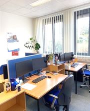 Teilnehmerbereich mit Arbeitsplätzen und PC Ausstattung