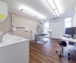 Dr. med. dent. Kutschy Josef M. Bild 7