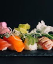 Diamond Pearl - Sushi Hand Roll Bar, Udon, Ramen, Burger, Bowl, Salads, Wok and more Bild 1