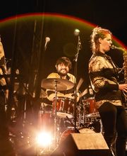 Die österreichische Jazzband Shake Stew bringt mit ihrem besonderen Instrumentensound frische Energie auf die Bühne des Jazzclubs Karlsruhe.