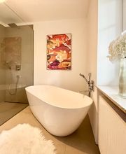 Mit Liebe zum Detail und einem Gespür für modernes Design realisiert die H+S Immobilien GmbH aus Koblenz hochwertige Badrenovierungen, die Funktionalität und Ästhetik auf höchstem Niveau vereinen.