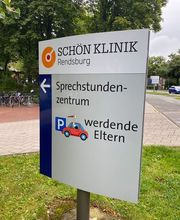 Storchenparkplatz für werdende Eltern bei der Schön Klinik Rendsburg