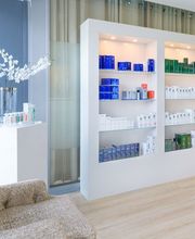 Ausgewählte Pflegeprodukte und medizinische Kosmetik bei Sense Treatments