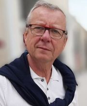 portraitSq