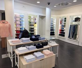 Close Up - Store