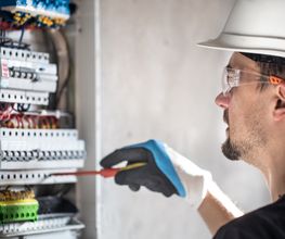 Elektrotechnik Reparaturen und Installationen