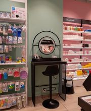 chaise-et-miroir-pharmacie-sun-store-moudon