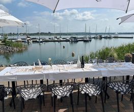 Frischer Wind, Griechische Taverne Bild 1