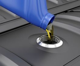 MOTORENÖL UND ÖLFILTER IN MARKENQUALITÄT