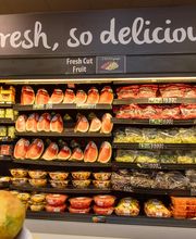 Holiday Farms Supermarket image 2