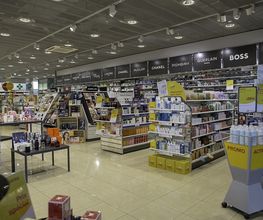 interieur-de-la-pharmacie-sun-store-conthey-forum