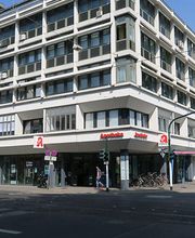 Aussenansicht der St. Anton Apotheke