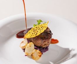 Chef’s Signature: Beef fillet with purple cabbage, white baby turnips, mustard crisp
and chicken giblet sauce