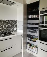 Bergamot Cuisines & Interieurs image 14